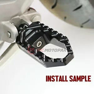 ブラックツアーフロントライダーフットペグ CBR1000RA 17 18 19 20 21 22 23 Black TOUR Front Rider Foot Pegs For CBR1000RA 17 18 19 20 21 22 23 【並行輸入品】