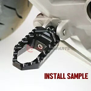 ブラック ツアー フロント ライダー フットペグ 1199 パニガーレ SR 12 13 14 15 16 用 Black TOUR Front Rider Foot Pegs For 1199 Panigale S R 12 13 14 15 16 【並行輸入品】 41,470円
