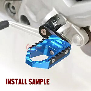 ブルー CNC フロントフットペグツアー 40 ミリメートル調整可能なヤマハ XSR 900 16 17 18 19 20 Blue CNC Front Foot Pegs TOUR 40mm Adjustable For Yamaha XSR 900 16 17 18 19 20 【並行輸入品】