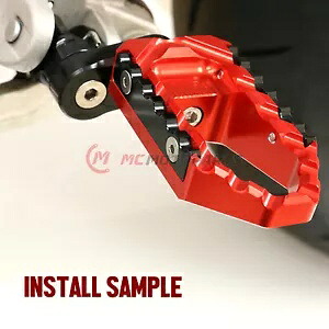 レッド CNC フロントフットペグ ツアー 25mm 調整可能 トライアンフ ボンネビルボバー 17 18用 Red CNC Front Foot Pegs TOUR 25mm Adjustable For Triumph Bonneville Bobber 17 18 【並行輸入品】