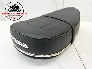 72-73 ホンダ CT70 ST70 Trail70 リプロストラップ & クロームバースタイル ホワイト レディ ダックス シート 72-73 Honda CT70 ST70 Trail70 Repro Strap & Chrome Bar Style White Lady Dax Seat 【並行輸入品】