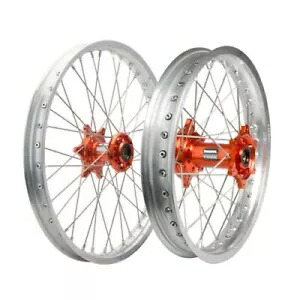 Tusk Impact コンプリート前後ホイール 1.60 x 21 / 2.15 x 18 シルバー Tusk Impact Complete Front and Rear Wheel 1.60 x 21 / 2.15 x 18 Silver 【並行輸入品】