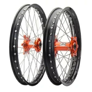 Tusk Impact コンプリート前後ホイール 1.60 x 21 / 2.15 x 18 ブラックリム/シルバー Tusk Impact Complete Front and Rear Wheel 1.60 x 21 / 2.15 x 18 Black Rim/Silver 【並行輸入品】