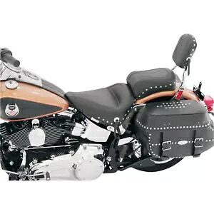 Mustang Motorcycle Products リアシート - スタッズ付き - FLST '08-'17 76175 Mustang Motorcycle Products Rear Seat - Studded - FLST '08-'17 76175 【並行輸入品】