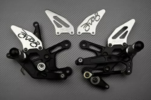シルバーレーシング 調節可能なリアセット フットレスト アプリリア RSV4 1000 RSV 4 RK 2013-2014 Silver Racing Adjustable Rearsets Footrest APRILIA RSV4 1000 RSV 4 RK 2013-2014 【並行輸入品】
