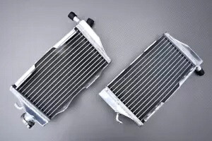 右 + 左強化レーシングウォーターラジエーター冷却ホンダ CR 250 R 2002-2004 Right + Left Reinforced Racing Water Radiators Cooling HONDA CR 250 R 2002-2004 【並行輸入品】