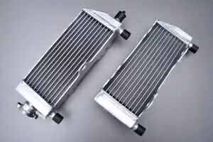 右 + 左強化レーシングウォーターラジエーター冷却ヤマハ WRZ 250 1997-1998 Right + Left Reinforced Racing Water Radiators Cooling YAMAHA WRZ 250 1997-1998 【並行輸入品】