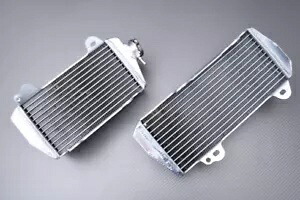 右 + 左強化レーシングウォーターラジエーター冷却スズキ RMZ 450 2008-2012 Right + Left Reinforced Racing Water Radiators Cooling SUZUKI RMZ 450 2008-2012 【並行輸入品】