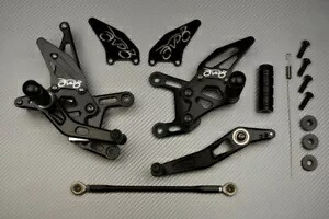 ブラックレーシング調整可能なリアセットフットレストヤマハ YZF R1 YZF-R1 RN22 2009-2011 Black Racing Adjustable Rearsets Footrest YAMAHA YZF R1 YZF-R1 RN22 2009-2011 【並行輸入品】
