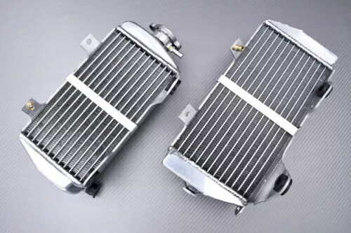 Ultra Amplified Racing ウォーター クーラー 右+リンク ホンダ CRF 250 R CRF250R 2016-2017- Ultra Amplified Racing Water Cooler Right+Link Honda CRF 250 R CRF250R 2016-2017- 【並行輸入品】
