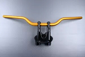 ハンドルバー調整用ライザー ゴールドブラック ヤマハ TMAX 560 / TECH MAX SJ18 2020-2021- Riser for handlebar adjustment gold-black Yamaha TMAX 560 / TECH MAX SJ18 2020-2021- 【並行輸入品】