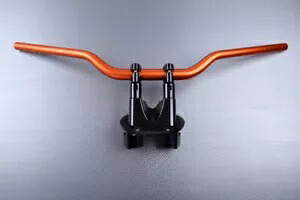 ハンドルバー調整用ライザー オレンジブラック ヤマハ TMAX 560 / TECH MAX 2020-2021- Riser for handlebar adjustment orange-black Yamaha TMAX 560 / TECH MAX 2020-2021- 【並行輸入品】