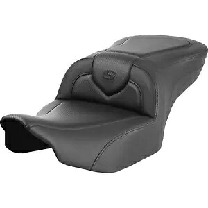 RoadSofa? シート - カーボンファイバー - バックレストなし FLTR/FLHX '23-'24 823-07-18500 RoadSofa? Seat - Carbon Fiber - without Backrest FLTR/FLHX '23-'24 823-07-18500 【並行輸入品】