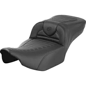 Roadsofa? エクステンデッド リーチ シート タックアンドロール - FLTR/FLHX '23-'24 823-07-20300 Roadsofa? Extended Reach Seat Tuck-n-Roll - FLTR/FLHX '23-'24 823-07-20300 【並行輸入品】｜カスタムパーツ WORLD倉庫 108,295円