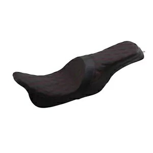 前方配置プレデター 2 アップ シート - ダブル ダイヤモンド - レッド ステッチ 0801-1267 Forward Positioned Predator 2-Up Seat - Double Diamond - Red Stitched 0801-1267 【並行輸入品】|カスタムパーツ WORLD倉庫