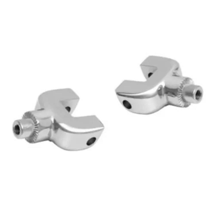 インディアンリア用ペグおよびパッセンジャーボードマウントアダプター、フロアボード、クローム 8928 Peg and Passenger Board Mount Adaptors for Indian Rear, Floorboard, Chrome 8928 【並行輸入品】