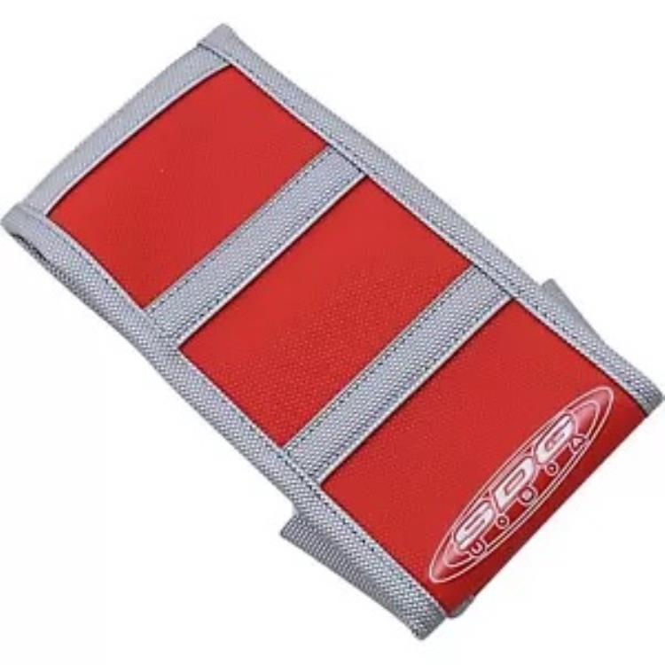 SDG Components 6 リブ シート カバー - グレー/レッド - CRF 450 95943XRX SDG Components 6-Ribbed Seat Cover - Grey/Red - CRF 450 95943XRX 【並行輸入品】