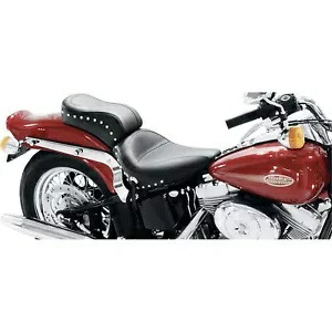 MUSTANG MOTORCYCLE PRODUCTS オリジナル スタッズシート - ソフテイル '00-'05 75076 MUSTANG MOTORCYCLE PRODUCTS Original Studded Seat - Softail '00-'05 75076 【並行輸入品】