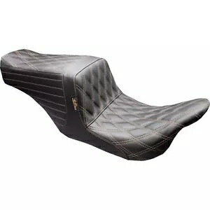 テールウィップアップ フロントシート - ダイヤモンド w/栗糸 - FL '08-'23 LKU-587DD-CHET Tailwhip Up Front Seat - Diamond w/ Chestnut Thread - FL '08-'23 LKU-587DD-CHET 【並行輸入品】