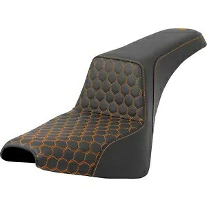 ステップアップシート ハニカム オレンジステッチ FXBB/FXST '18-'23 A818-30-177ORA Step-Up Seat - Honeycomb - Orange Stitching - FXBB/FXST '18-'23 A818-30-177ORA 【並行輸入品】｜カスタムパーツ WORLD倉庫