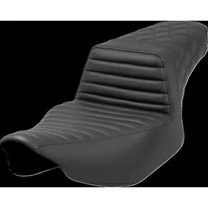 ステップアップシート フロントタックロール/リア格子ステッチ ブラック 823-07-176 Step-Up Seat - Front Tuck-n'-Roll/Rear Lattice Stitch - Black 823-07-176 【並行輸入品】