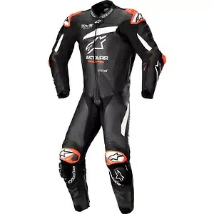 アルパインスターズ GP プラス v4 レザー スーツ - ブラック/ホワイト - US 42 / EU 52 31505231252 Alpinestars GP Plus v4 Leather Suit - Black/White - US 42 / EU 52 31505231252 【並行輸入品】