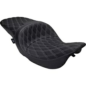 フリーダム シート - ビニール - ダブル ダイヤモンド シルバー ステッチ - FLH '97-'07 0801-1506 Freedom Seat - Vinyl - Double Diamond Silver Stitch - FLH '97-'07 0801-1506 【並行輸入品】|カスタムパーツ WORLD倉庫