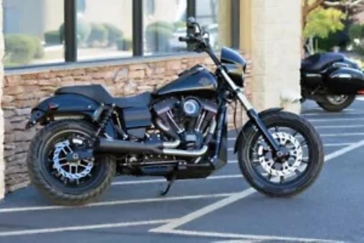 Trask Assault 2-Into-1 フルエキゾーストシステム ブラック/ステンレス #TM-5020BK Trask Assault 2-Into-1 Full Exhaust System Black/Stainless #TM-5020BK 【並行輸入品】｜カスタムパーツ WORLD倉庫
