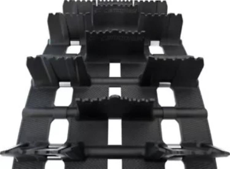 Camso チャレンジャー X3.2 マウンテン トラック 174 x 15、3.2 インチ ラグ付き Camso Challenger X3.2 Mountain Track 174 x 15 with 3.2\