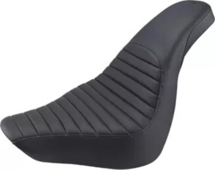 Saddlemen Profiler タックアンドロール ブラック オートバイ シート (818-27-148) Saddlemen Profiler Tuck-n-Roll Black Motorcycle Seat (818-27-148) 【並行輸入品】 73,810円