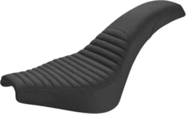 Saddlemen Profiler タックンロール ブラック シート 2018-2023 FXBB/FXBBS/FXST (818-30-148) Saddlemen Profiler Tuck-n-Roll Black Seat 2018-2023 FXBB/FXBBS/FXST (818-30-148) 【並行輸入品】