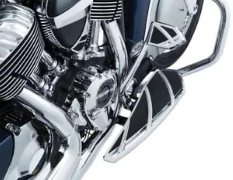 Kuryakyn クロム ファントム ドライバー フロアボード (5770) Kuryakyn Chrome Phantom Driver Floorboards (5770) 【並行輸入品】｜カスタムパーツ WORLD倉庫