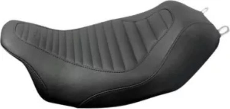 マスタング トリッパー ソロ ドライバー シート タック アンド ロール (76736) Mustang Tripper Solo Driver Seat Tuck & Roll (76736) 【並行輸入品】|カスタムパーツ WORLD倉庫