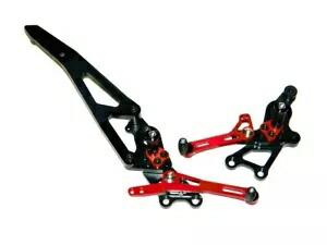 パイロット リアセット ブラック レッド Ducabike ドゥカティ ハイパーモタード 821 2013 - 2015用 Pilot Rearset Black Red Ducabike For Ducati Hypermotard 821 2013 - 2015 【並行輸入品】|カスタムパーツ WORLD倉庫