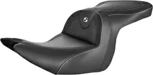 Saddlemen ロードソファ カーボン/ブラック シート '18-24 GL1800 B/BD/D/DA (H18-07-185) 用 Saddlemen Roadsofa Carbon/Black Seat for '18-24 GL1800 B/BD/D/DA (H18-07-185) 【並行輸入品】