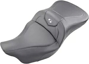 Saddlemen ロードソファ エクステンデッドリーチ カーボン/ブラック シート (808-07B-186) Saddlemen Roadsofa Extended Reach Carbon/Black Seat (808-07B-186) 【並行輸入品】