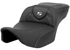 Saddlemen エクステンデッド リーチ ロードソファ カーボン/ブラック シート - シルバー ステッチ (823-07-186) Saddlemen Extended Reach Roadsofa Carbon/Black Seat - Silver Stitch (823-07-186) 【並行輸入品】