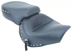 マスタング 2 ピース ワイド ツーリング シート スタッズ (76520) Mustang 2-Piece Wide Touring Seat Studded (76520) 【並行輸入品】
