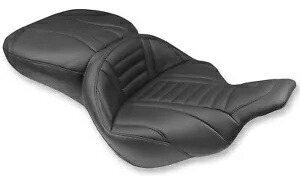 マスタング スーパー ツーリング デラックス シート 1997-2007 ハーレー FLHT/FLTR 用 (76739) Mustang Super Touring Deluxe Seat for 1997-2007 Harley FLHT/FLTR (76739) 【並行輸入品】