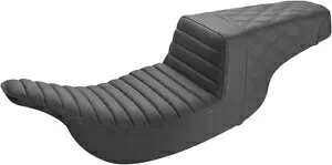 サドルメン ステップアップ フロント タックンロール/リア ラティス ステッチ シート (897-07-176) Saddlemen Step-Up Front Tuck-n-Roll/Rear Lattice Stitch Seat (897-07-176) 【並行輸入品】