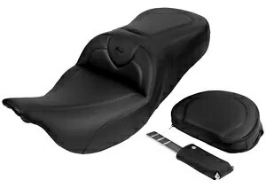 Saddlemen ロードソファ カーボン/ブラック ステッチ シート 運転席背もたれ付き (A808-07R-185BLK) Saddlemen Roadsofa Carbon/Black Stitch Seat w/Driver Backrest (A808-07R-185BLK) 【並行輸入品】