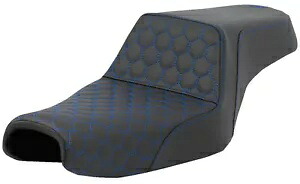 サドルメン ステップアップ ブラック シート - ブルー HC ハニカム ステッチ (A807-11-177BLU) Saddlemen Step-Up Black Seat - Blue HC Honeycomb Stitch (A807-11-177BLU) 【並行輸入品】