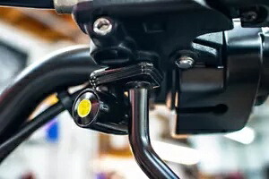 Yaffe Pro マウント Lightning Bullet LED マーカー ライト フロント ブラック Yaffe Pro Mount Lightning Bullet LED Marker Light Front Black 【並行輸入品】