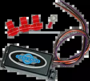 Badlands Load Equalizer III モジュール ハードワイヤー ソフテイル CVO 11-12 用 Badlands Load Equalizer III Module Hardwire for Softail CVO 11-12 【並行輸入品】