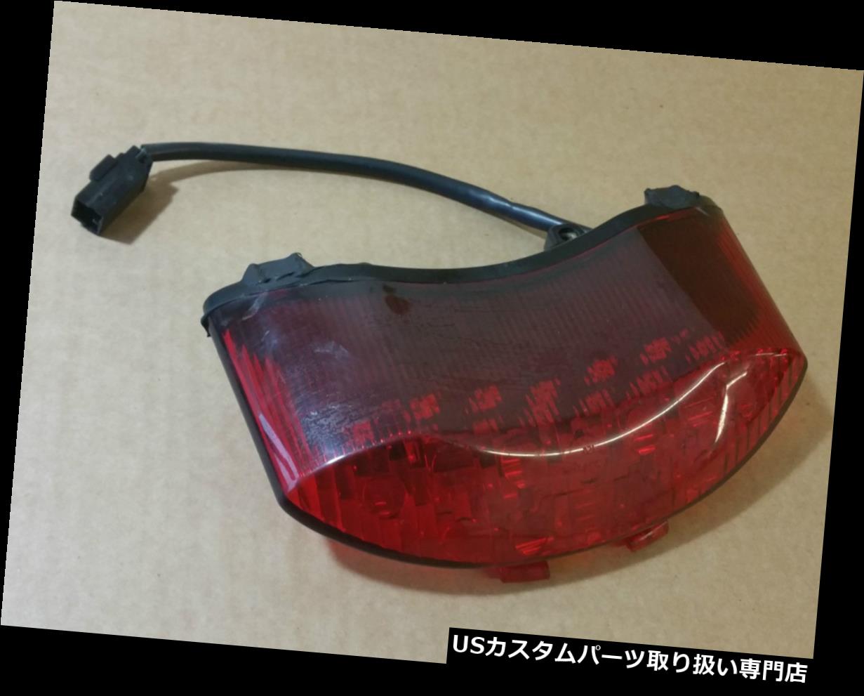 USテールライト Triumph 675 Daytona 2010 10,232マイルリアブレーキテールライトアセンブリ Triumph 675 Daytona 2010 10,232 miles Rear brake tail light assembly 【並行輸入品】