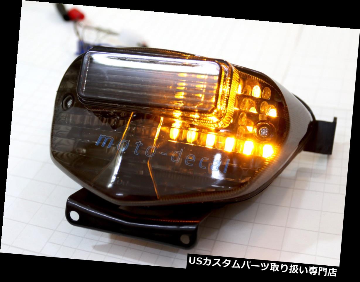 USテールライト LEDスズキGSXR 750 2000 - 2003統合LEDテールライトブレーキターンシグナルスモーク LED Suzuki GSXR 750 2000-2003 Integrated LED Tail Light Brake Turn Signal Smoke 【並行輸入品】
