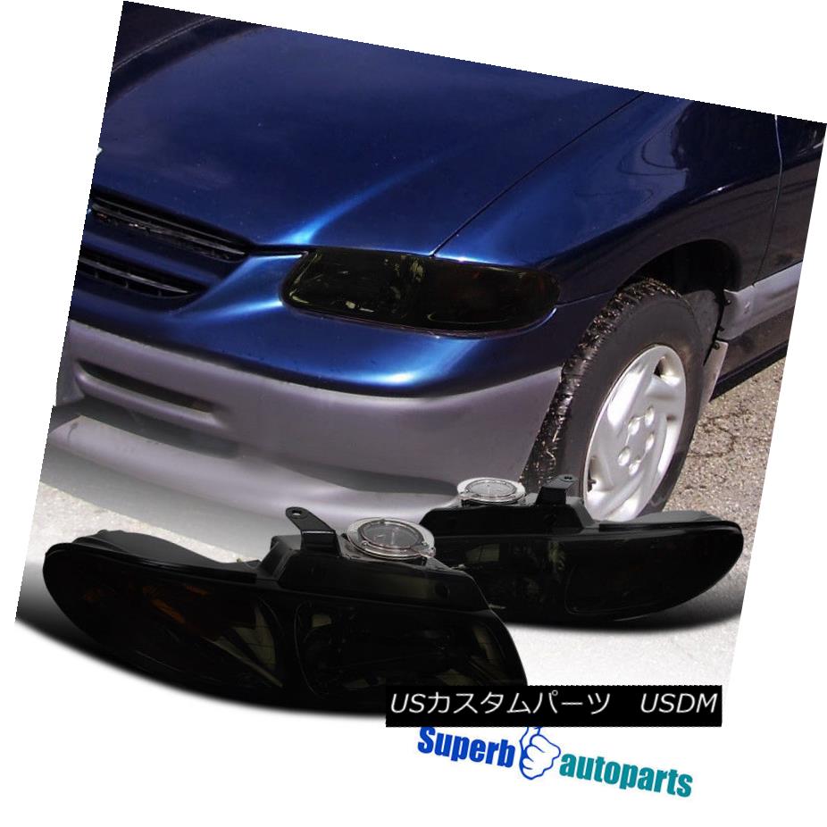 ヘッドライト 96-00 Dodge Caravan Plymouth Voyager Chrysler Town & Country Smoke Headlights 96-00ドッジキャラバンプリマスボイジャークライスラータウン＆amp; カントリースモークヘッドライト 【並行輸入品】