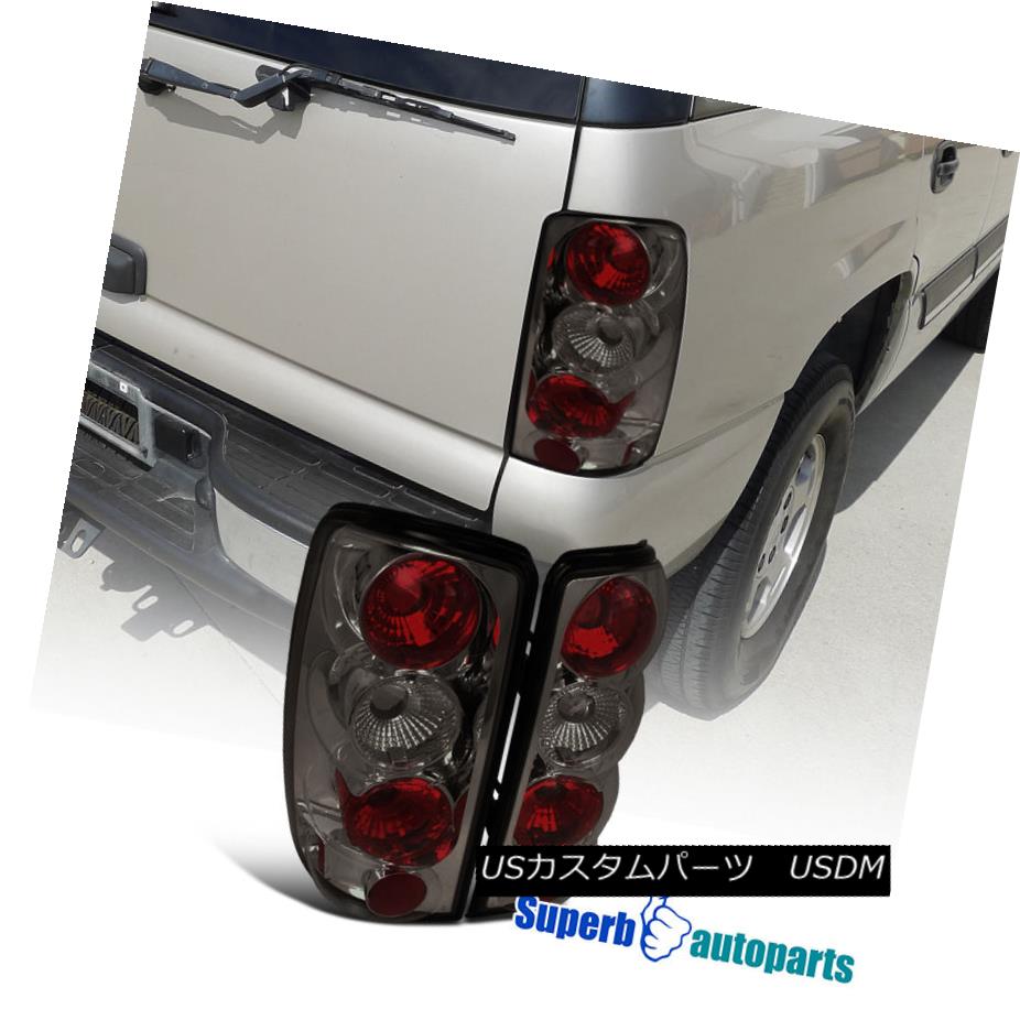 テールライト 2000-2006 Chevy Denali Yukon Tahoe Tail Lights Brake Lamp Smoke 2000-2006シボレーデナリユーコンタホテイルライトブレーキランプスモーク 【並行輸入品】