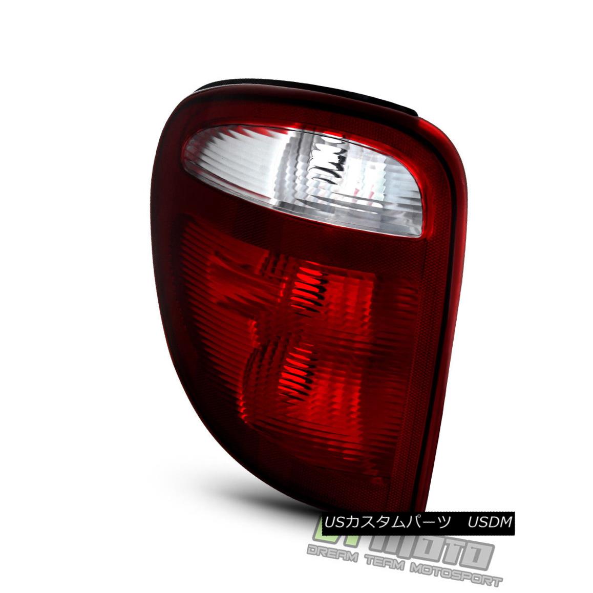 テールライト 2001-2003 Chrysler Town & Country Caravan Voyager Tail Light Lamp Driver Side 2001-2003クライスラータウン＆amp; 国のキャラバンボイジャーテールライトランプドライバサイド 【並行輸入品】