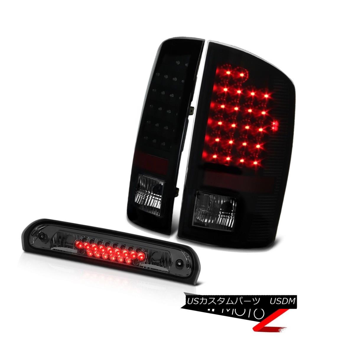 テールライト Rear Brake Bright LED Taillamps High Third Roof Stop Smoke 2002-2005 Ram 1500 リアブレーキブライトLEDタイルランプハイスルールーフストップスモーク2002-2005ラム1500 【並行輸入品】